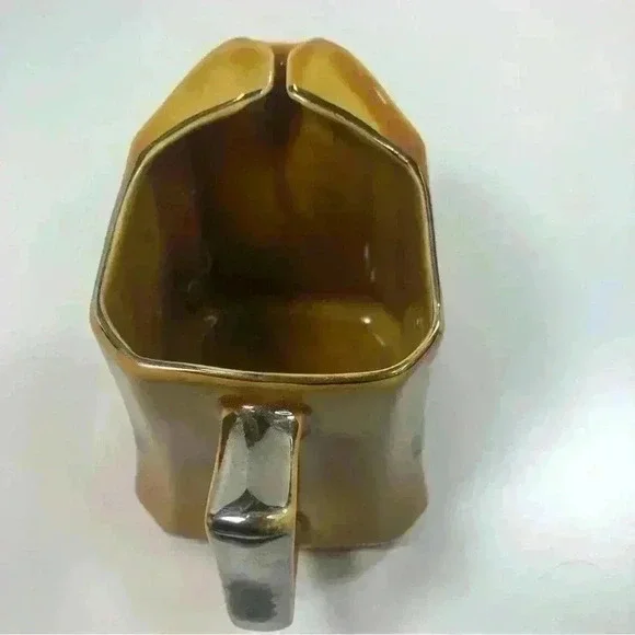 Vintage Wade ceramic jug vase featuring painted antique Bugatti and Sunbeam cars - Picture 4 of 10